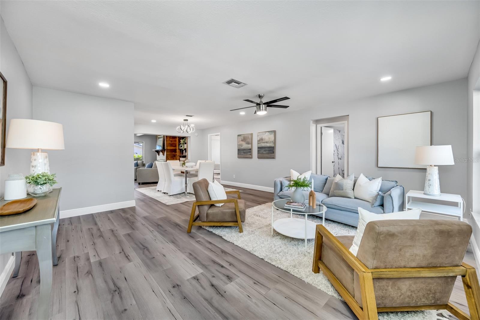 Photo 4 of 1811 FOREST DR