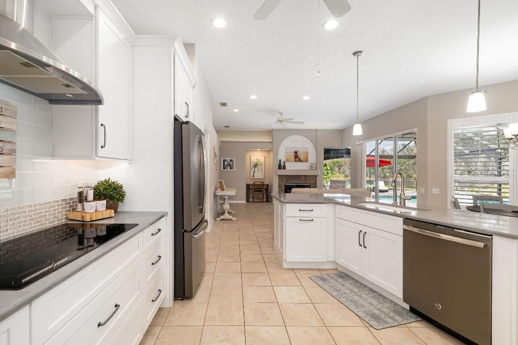 Photo 5 of 7185 N SERENOA DR