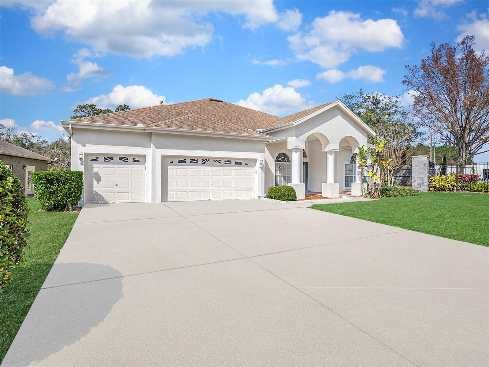 Photo 3 of 1545 DEERBOURNE DR
