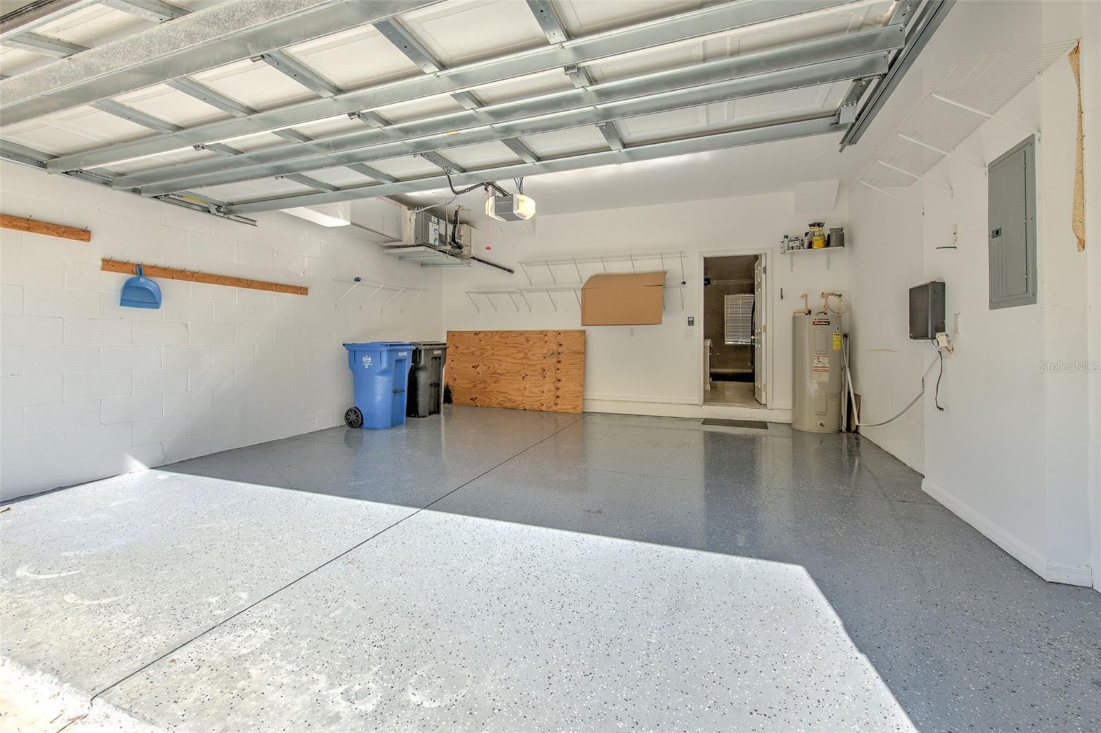 Photo 3 of 7570 TAMARIND AVE