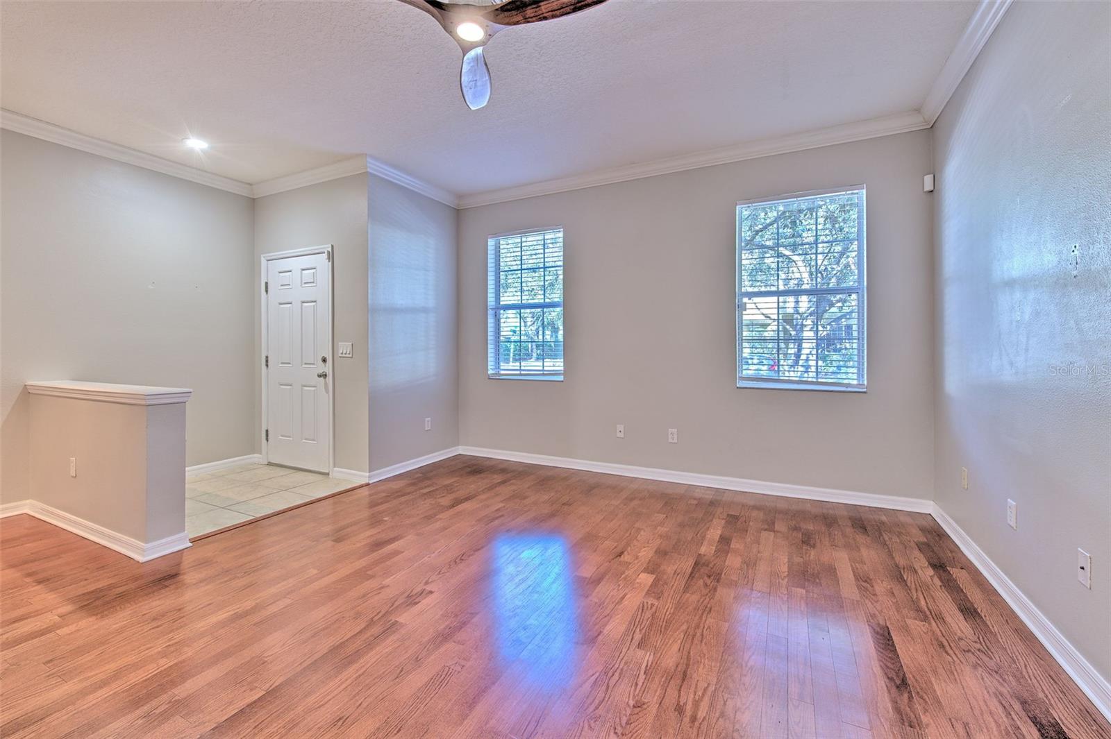 Photo 4 of 7570 TAMARIND AVE