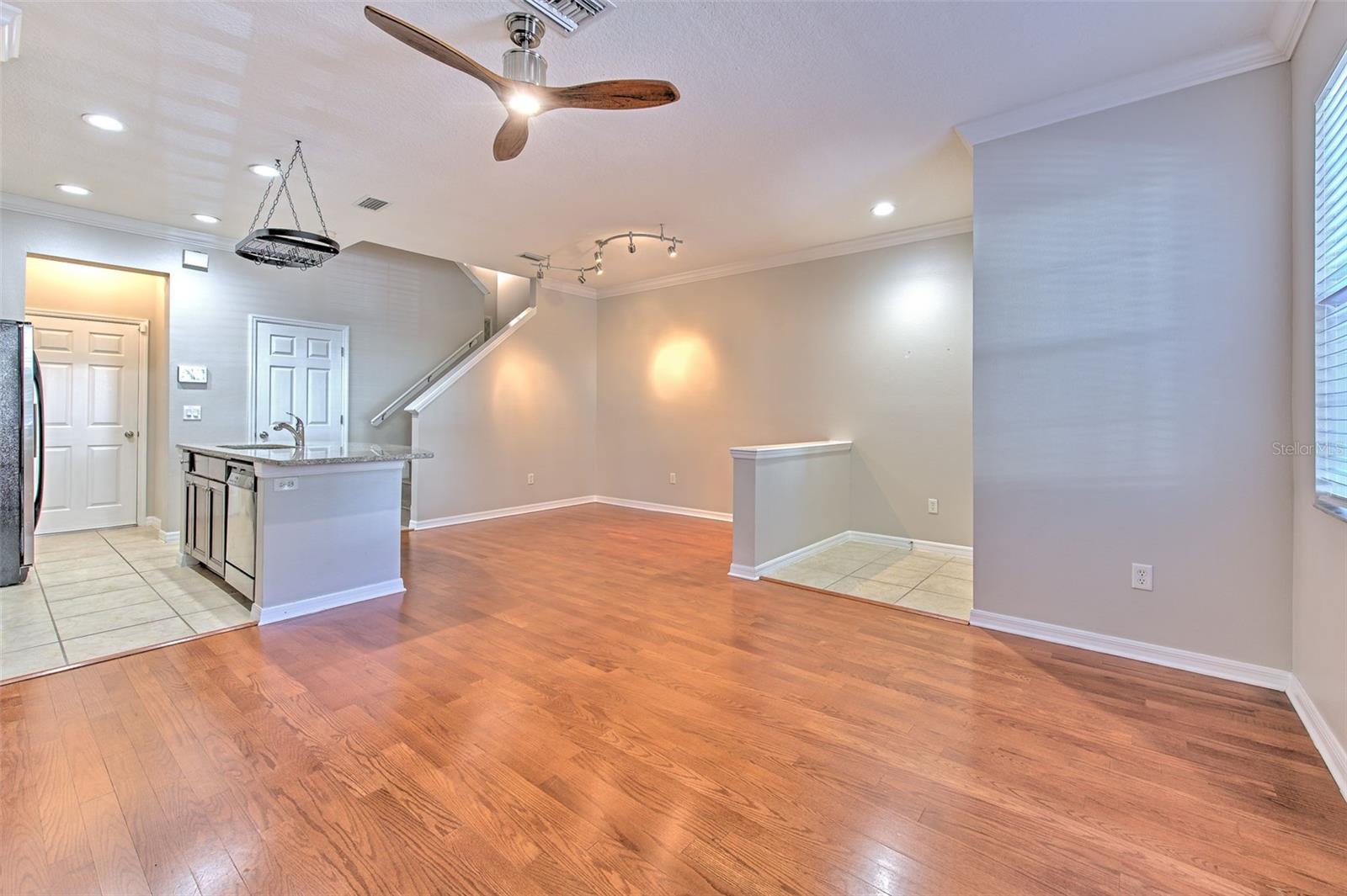 Photo 5 of 7570 TAMARIND AVE