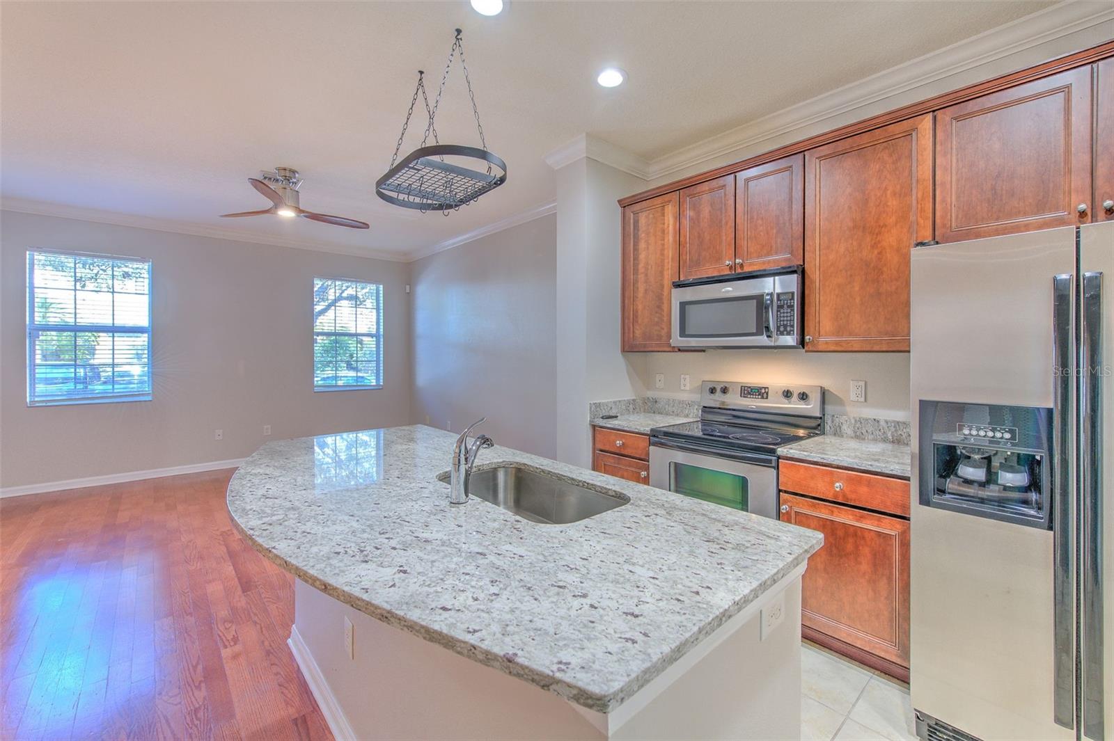 Photo 7 of 7570 TAMARIND AVE