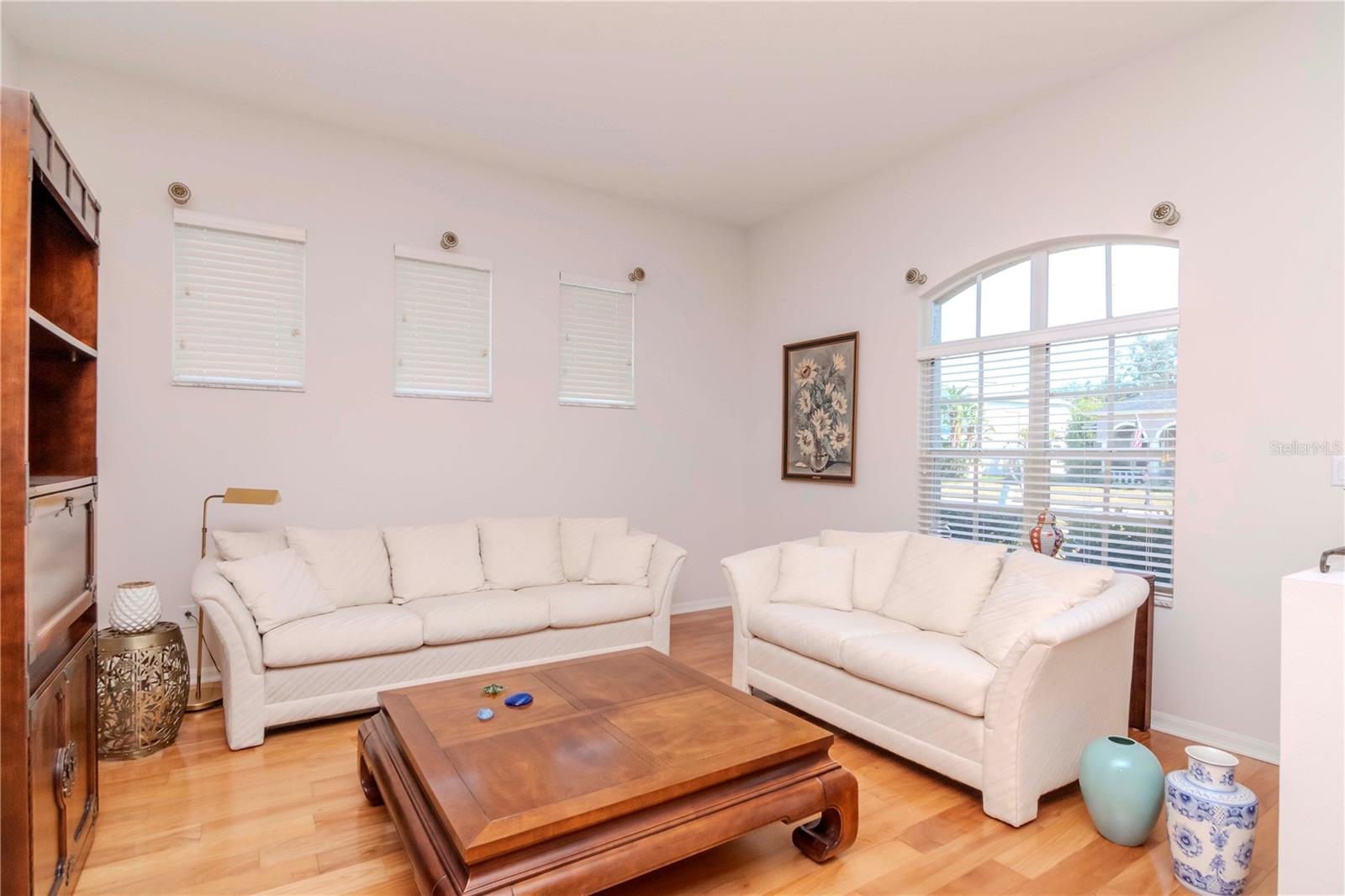 Photo 5 of 12545 LEATHERLEAF DR