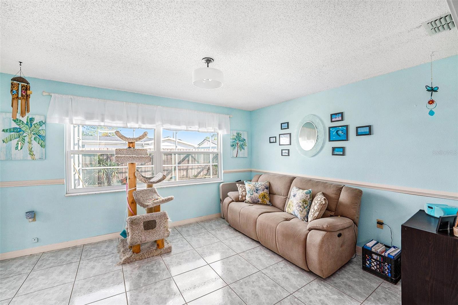 Photo 5 of 8341 MOULTON DR