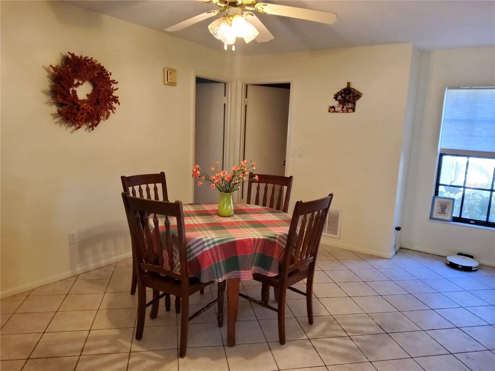 Photo 7 of 728 CREEKSIDE LN