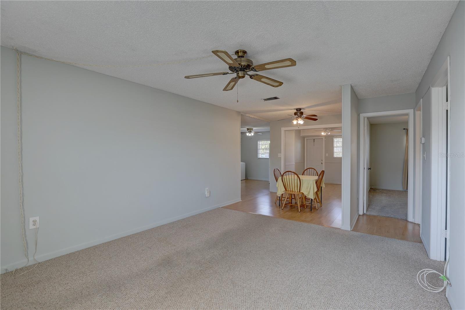 Photo 4 of 10116 TULIP ST N #10116
