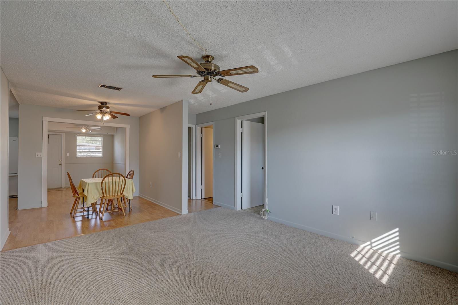 Photo 5 of 10116 TULIP ST N #10116