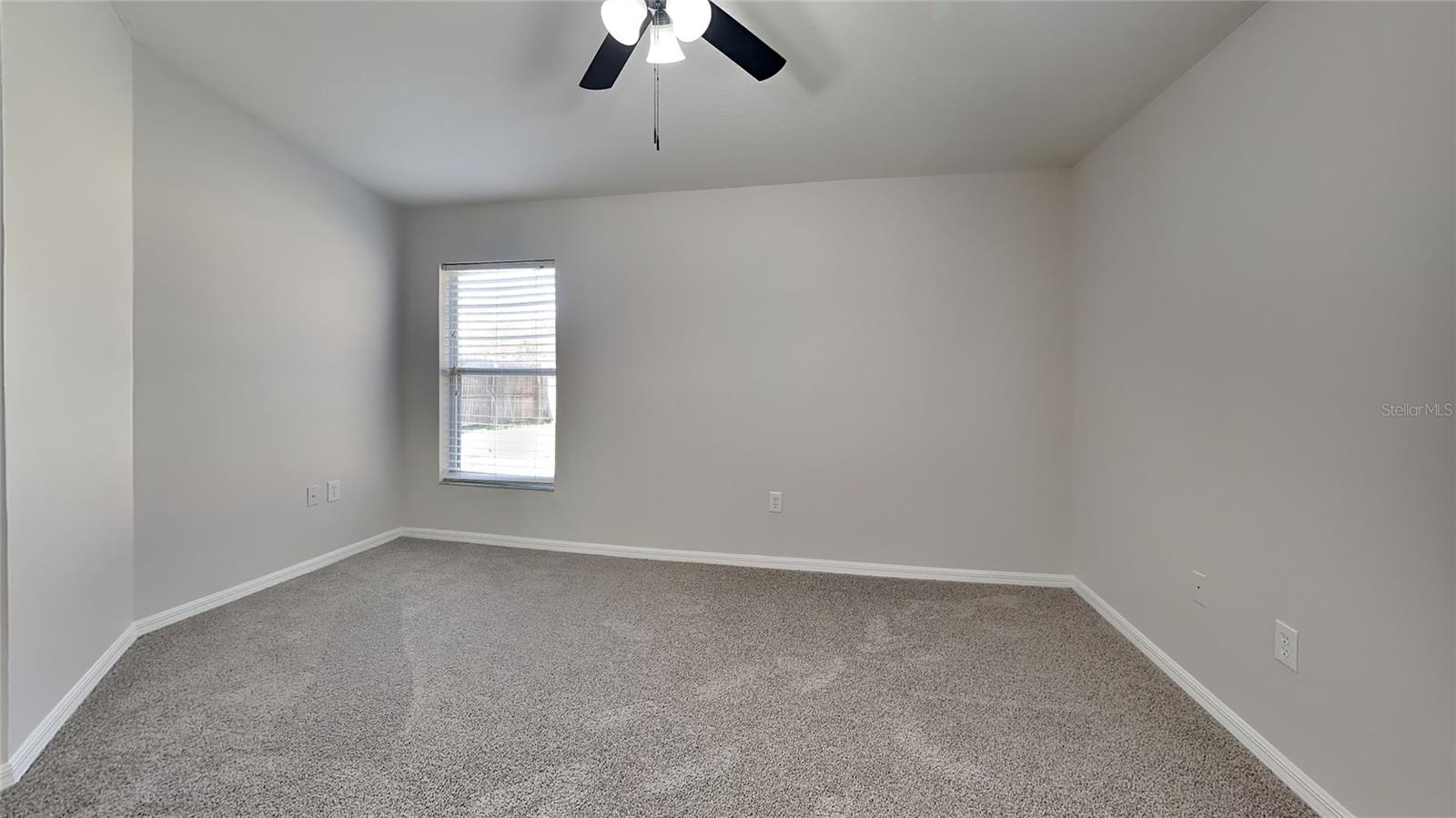Photo 7 of 413 MAPLE POINTE DR