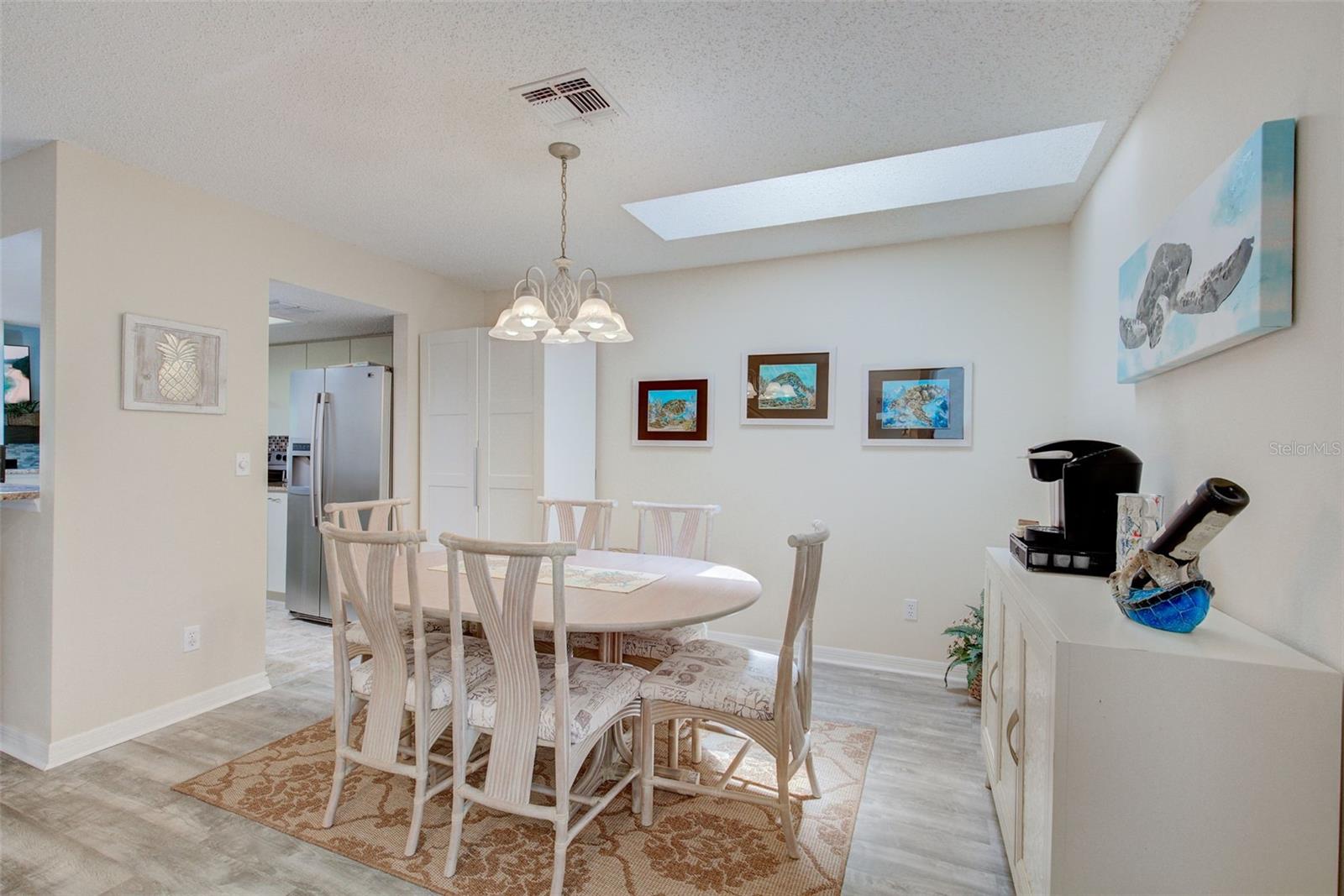 Photo 5 of 620 GARLAND CIR