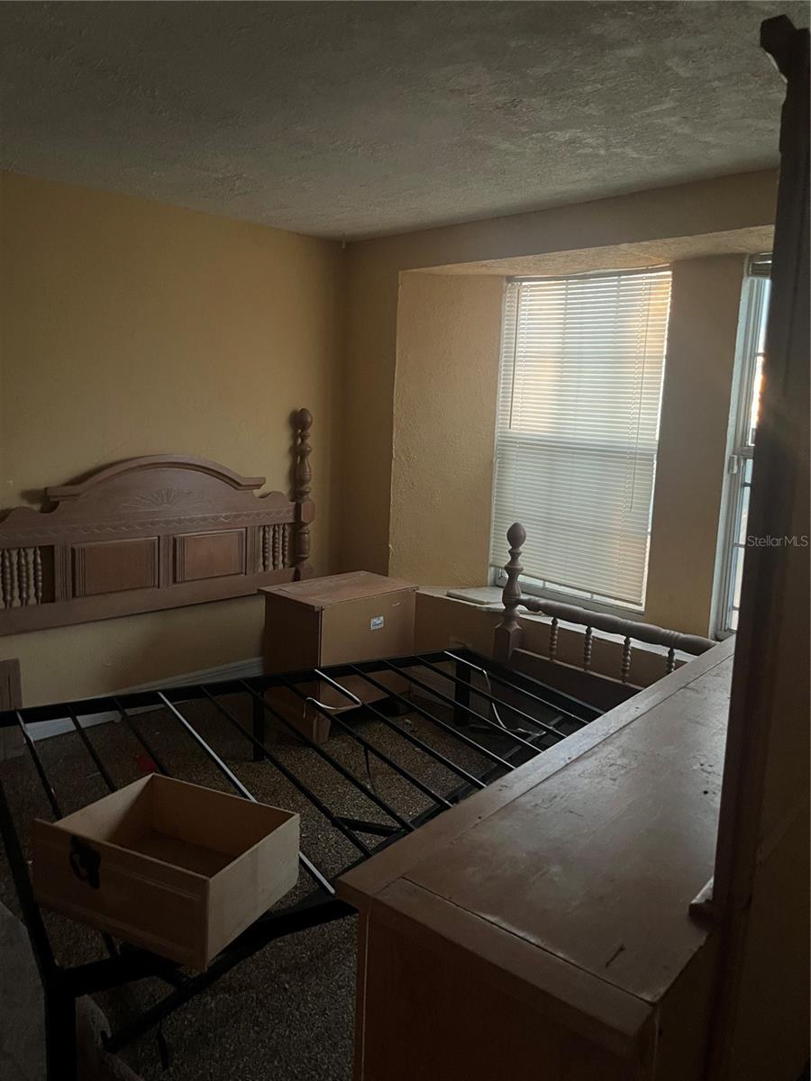 Photo 4 of 5319 HONORE AVE