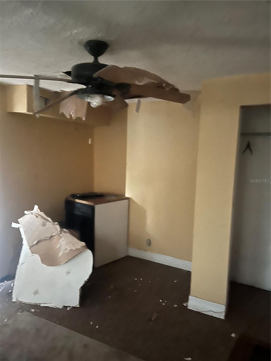 Photo 5 of 5319 HONORE AVE