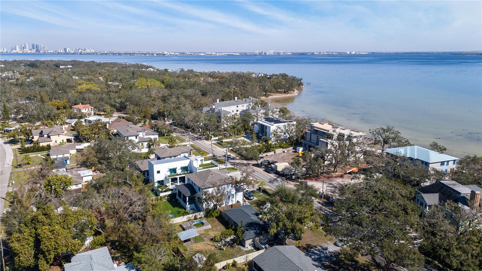 Photo 3 of 6223 BAYSHORE BLVD