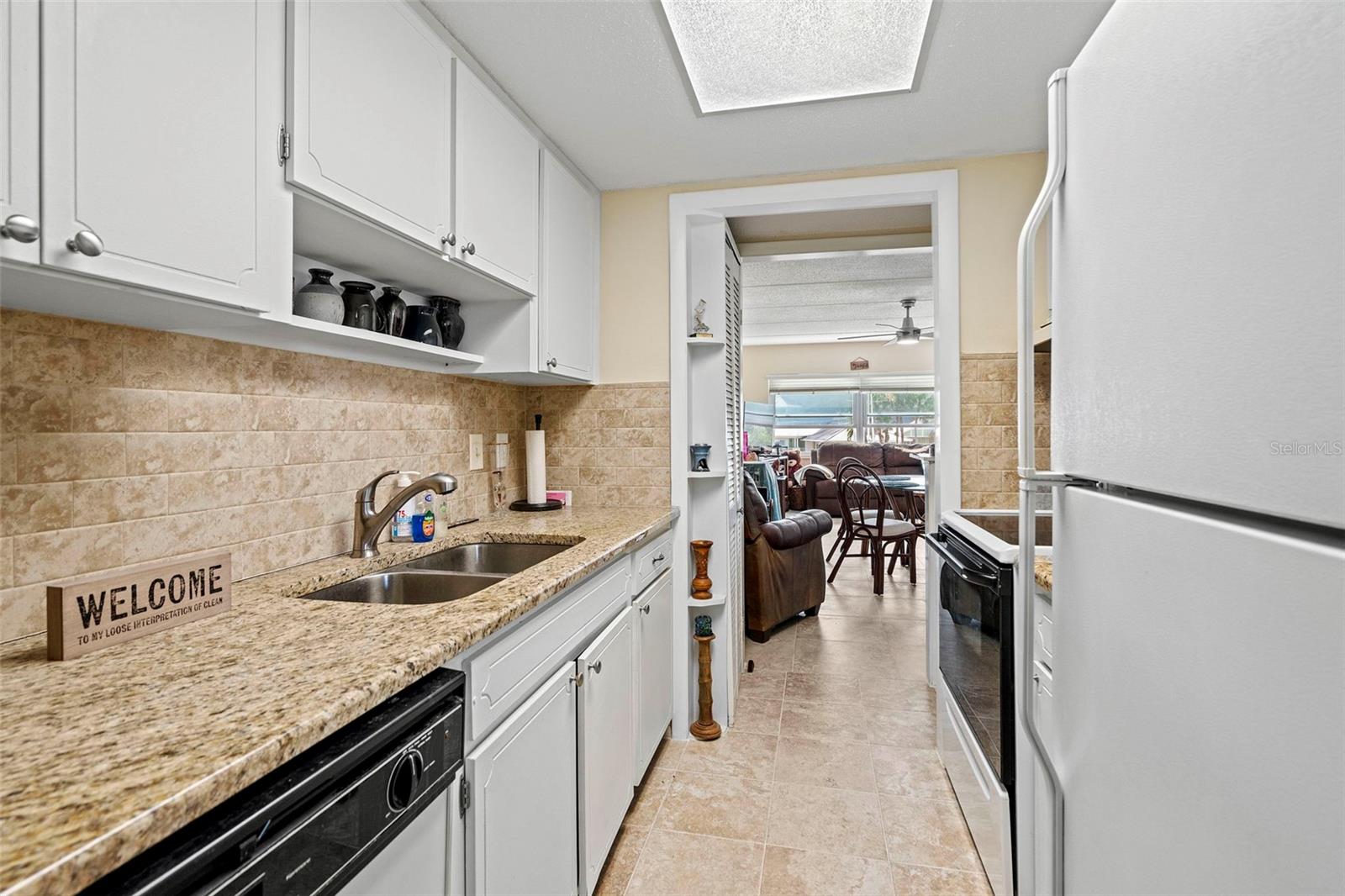 Photo 7 of 423 S PAULA DR #304