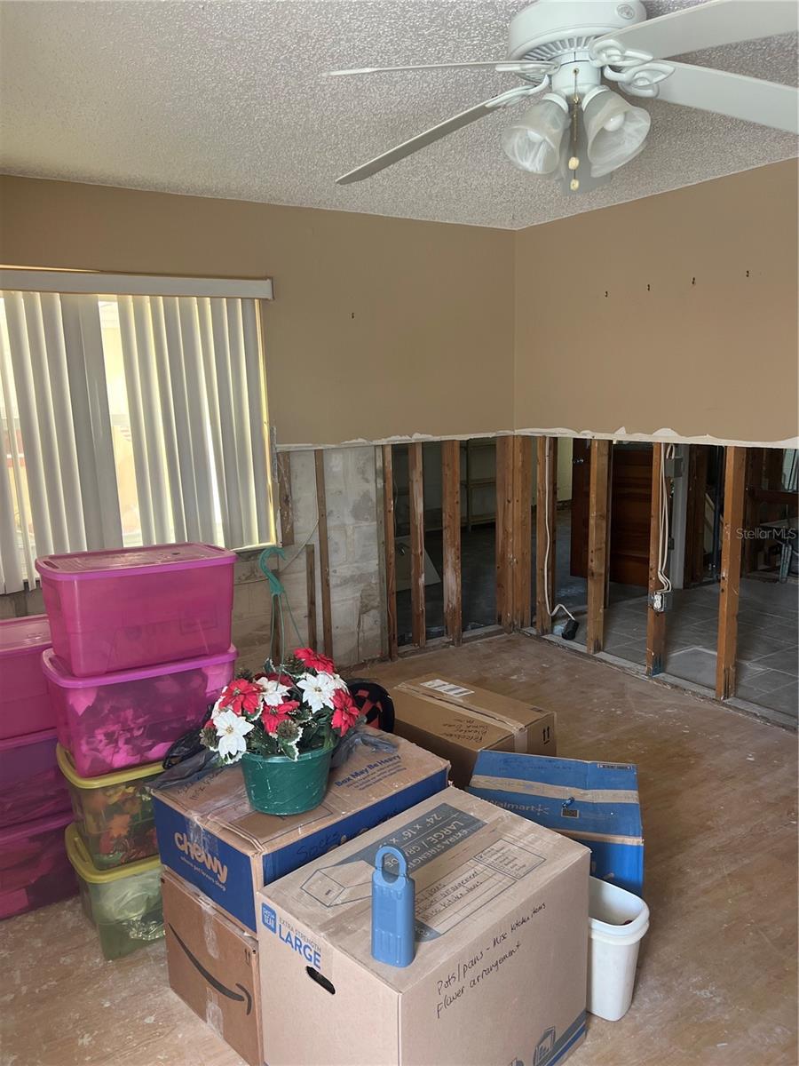 Photo 5 of 4929 HAZNER ST