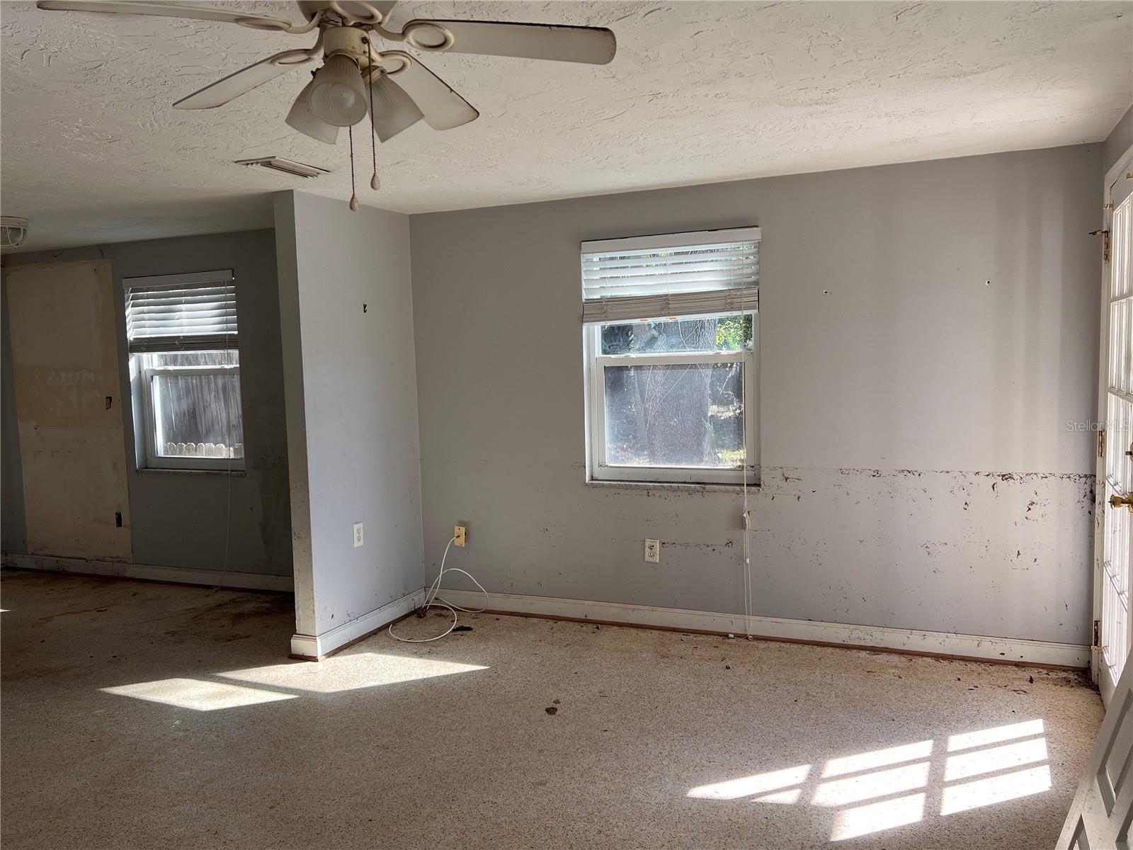 Photo 5 of 311 BANANA ST