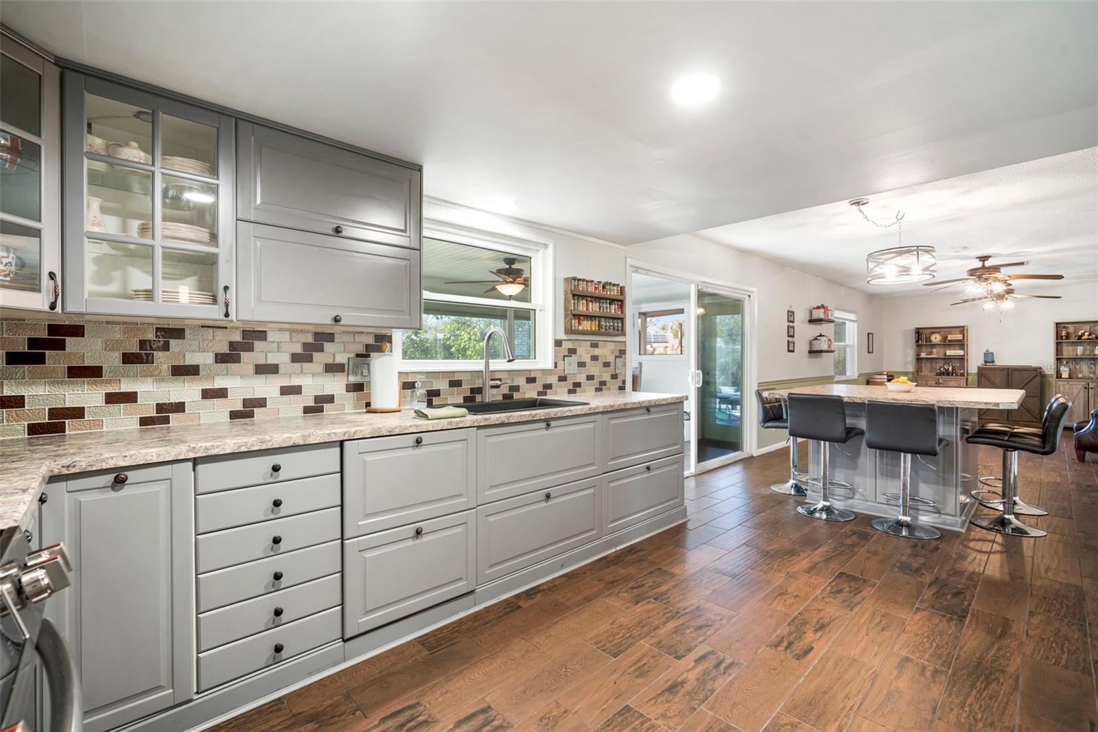Photo 3 of 1904 PEPPERWOOD PL