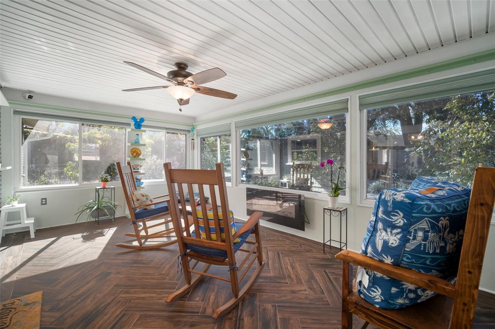 Photo 4 of 1904 PEPPERWOOD PL