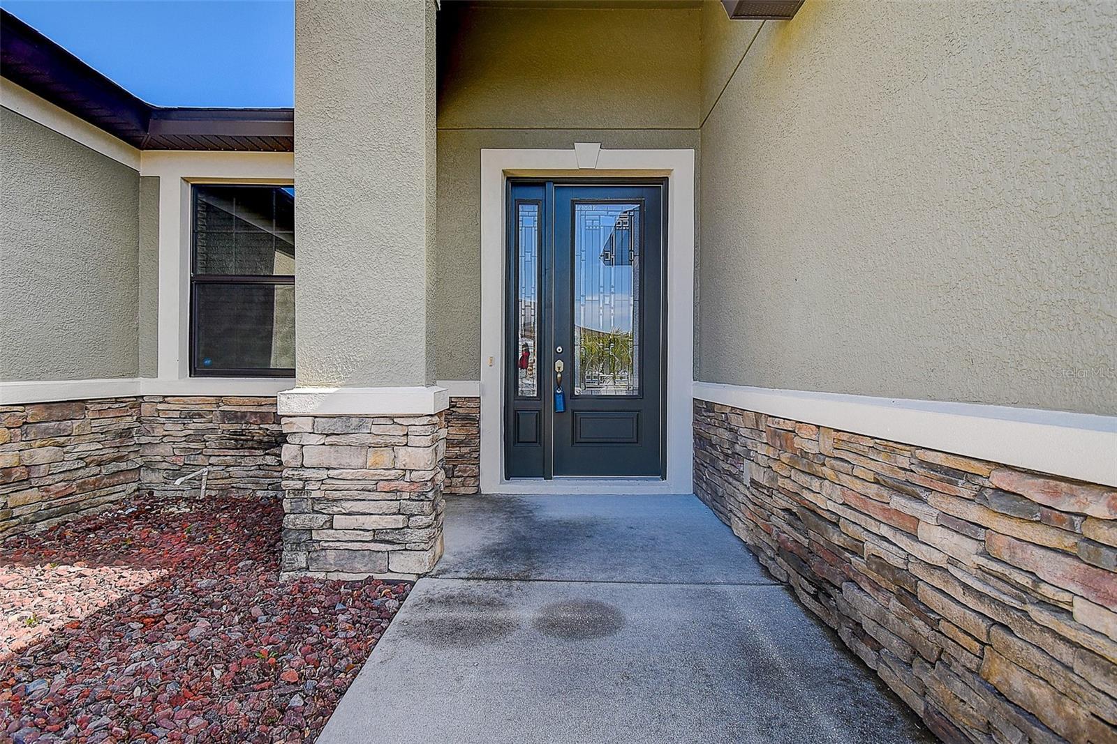 Photo 3 of 624 TIERRA DR