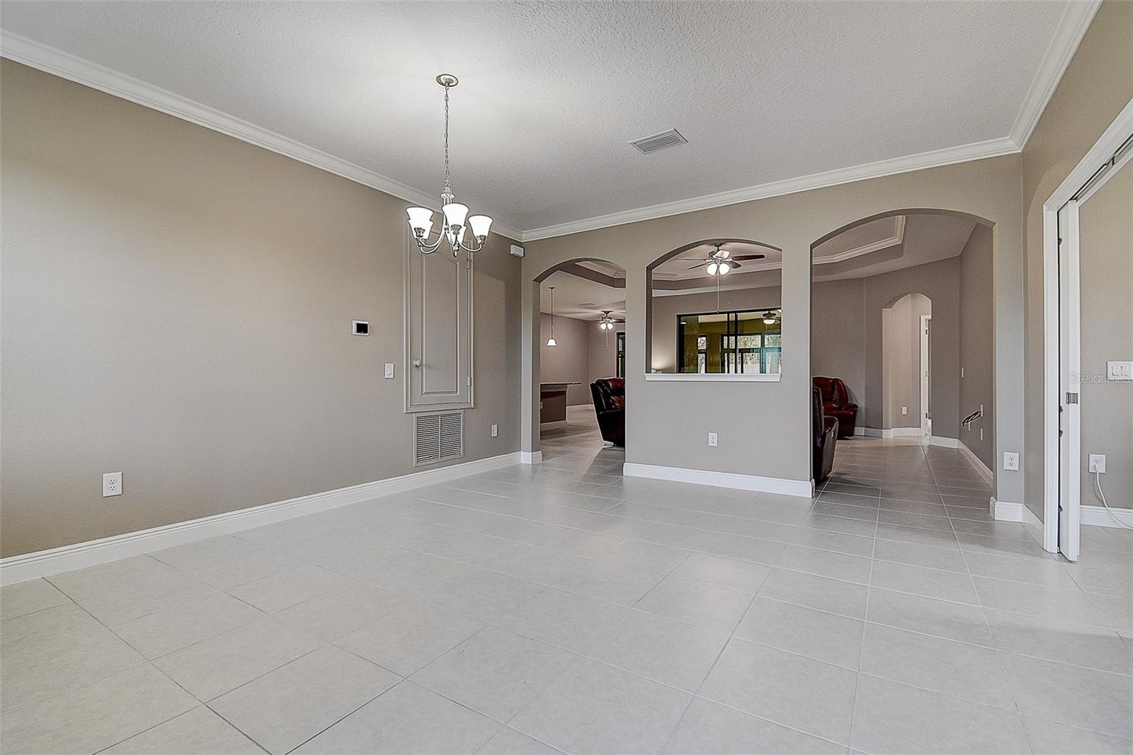 Photo 4 of 624 TIERRA DR