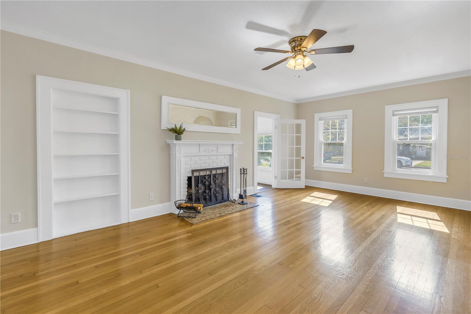 Photo 5 of 535 28TH AVE N