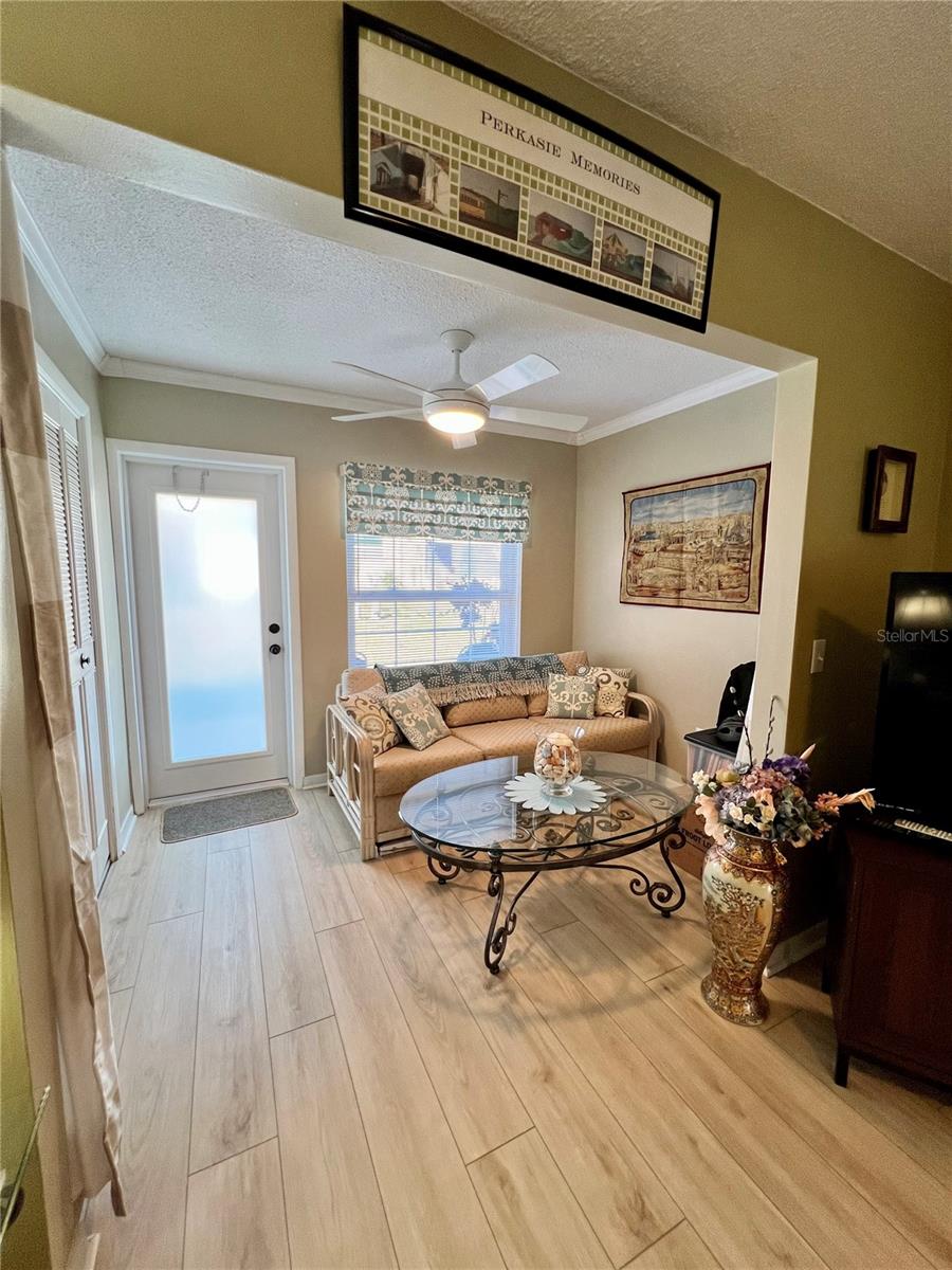 Photo 6 of 1656 S LAKE AVE #3
