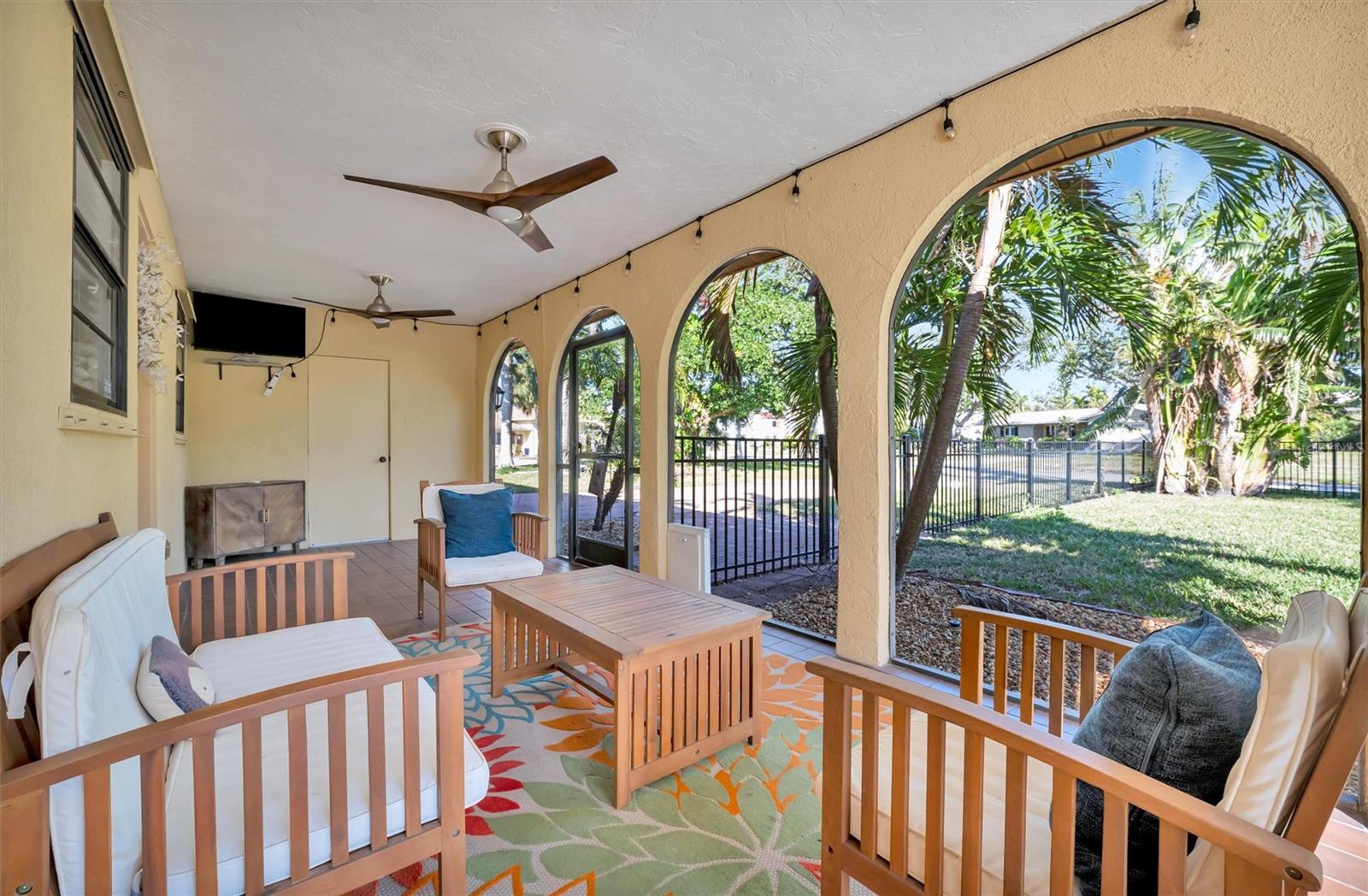 Photo 7 of 612 MONTEZUMA DR