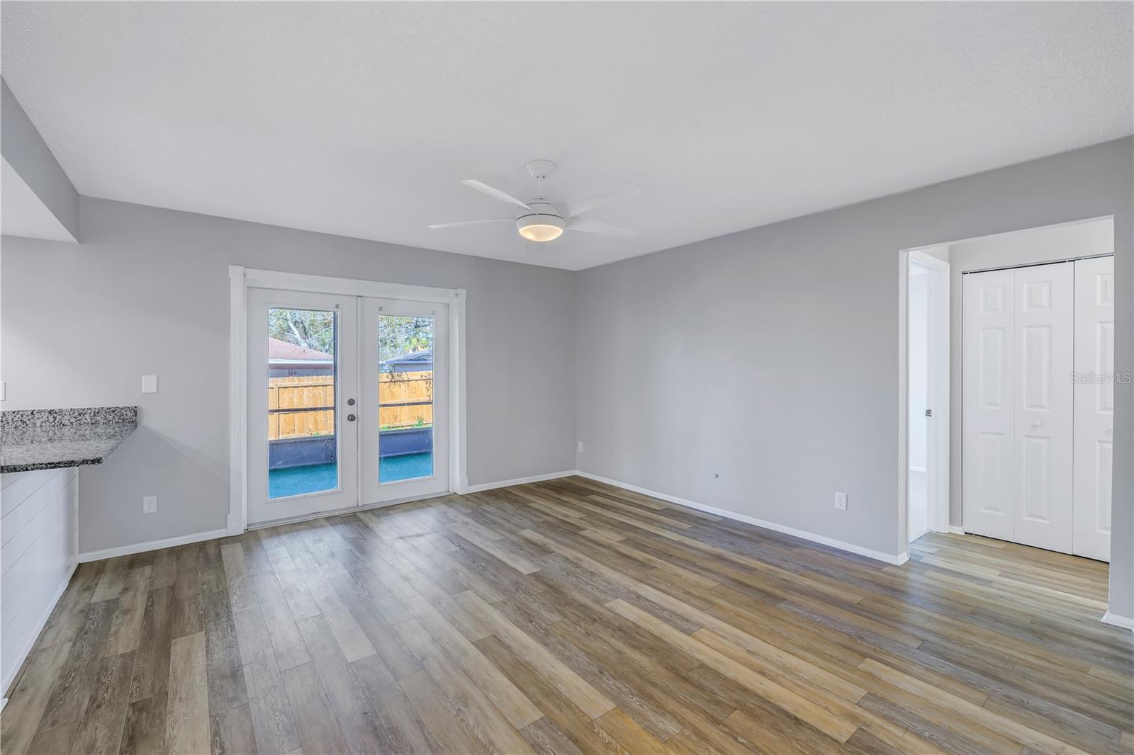Photo 4 of 2609 RIDGE LN