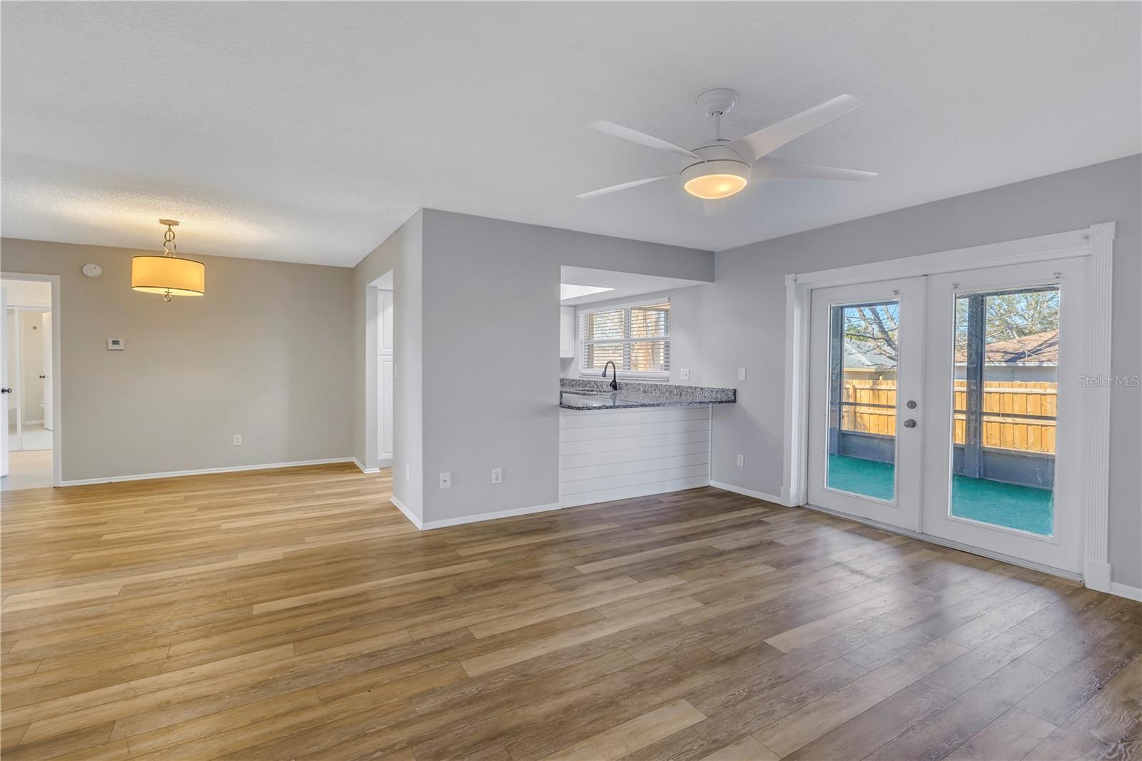 Photo 5 of 2609 RIDGE LN