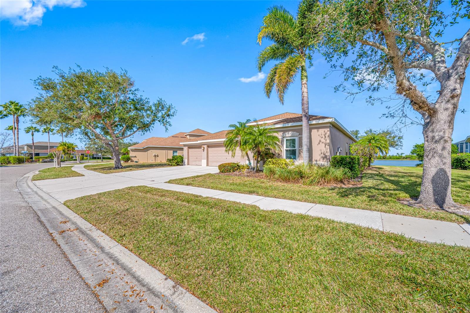 Photo of 833 SEMINOLE SKY DR