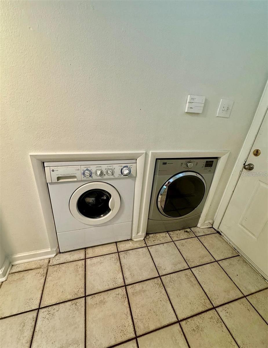 Photo 3 of 5627 ASHLEY OAKS DR #4