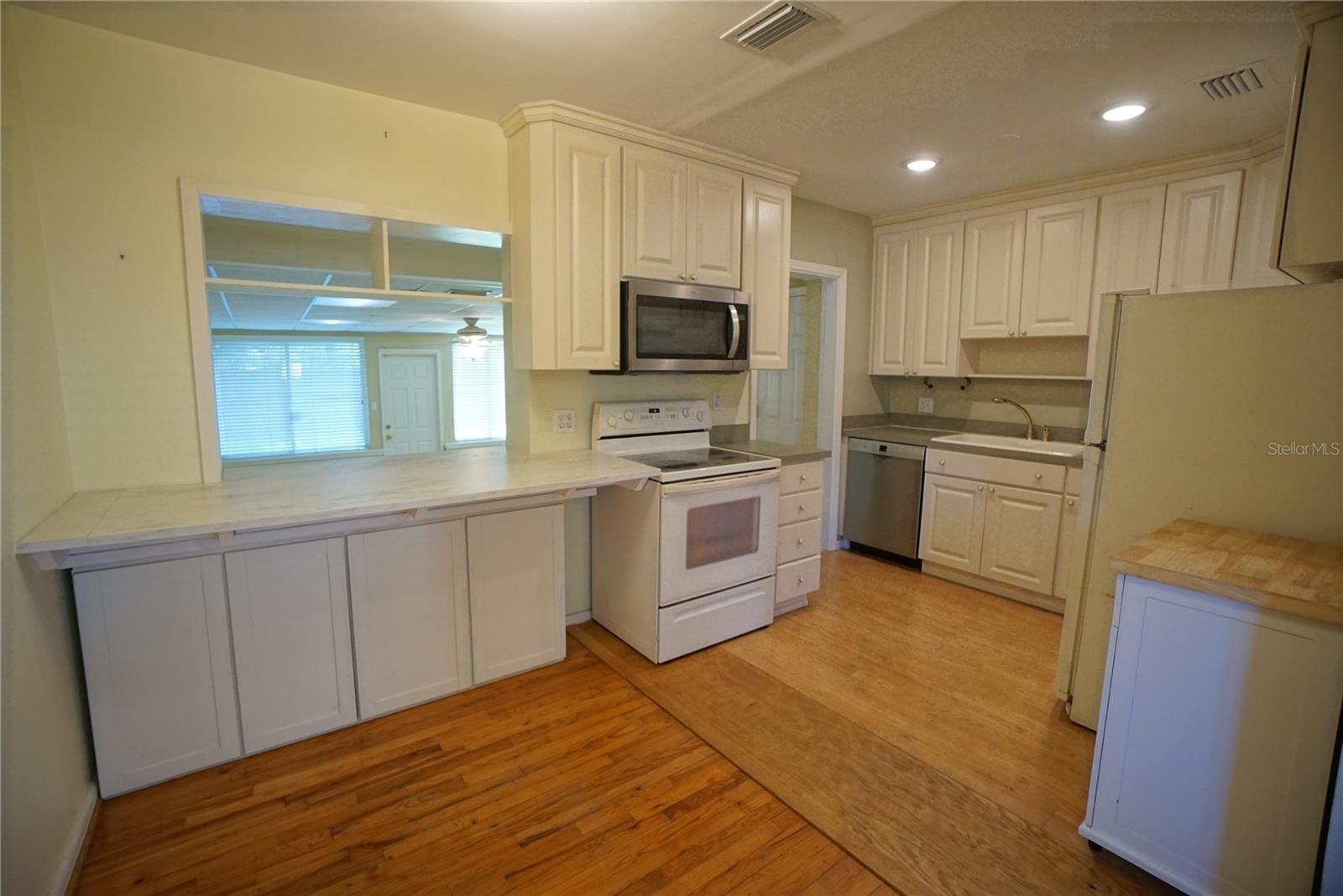 Photo 6 of 3612 W TAMPA CIR