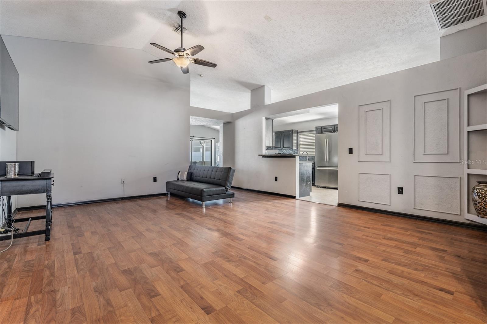 Photo 6 of 7911 FLORADORA DR
