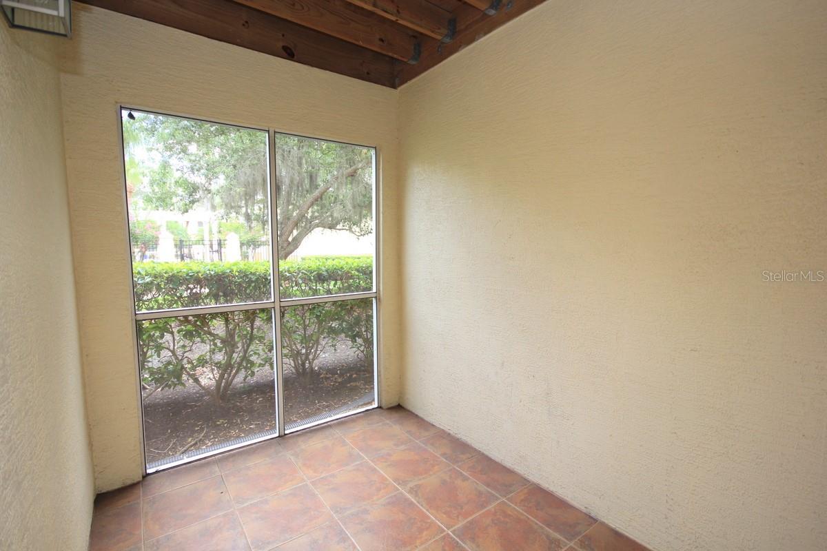 Photo 6 of 9404 CRESCENT LOOP CIR #104