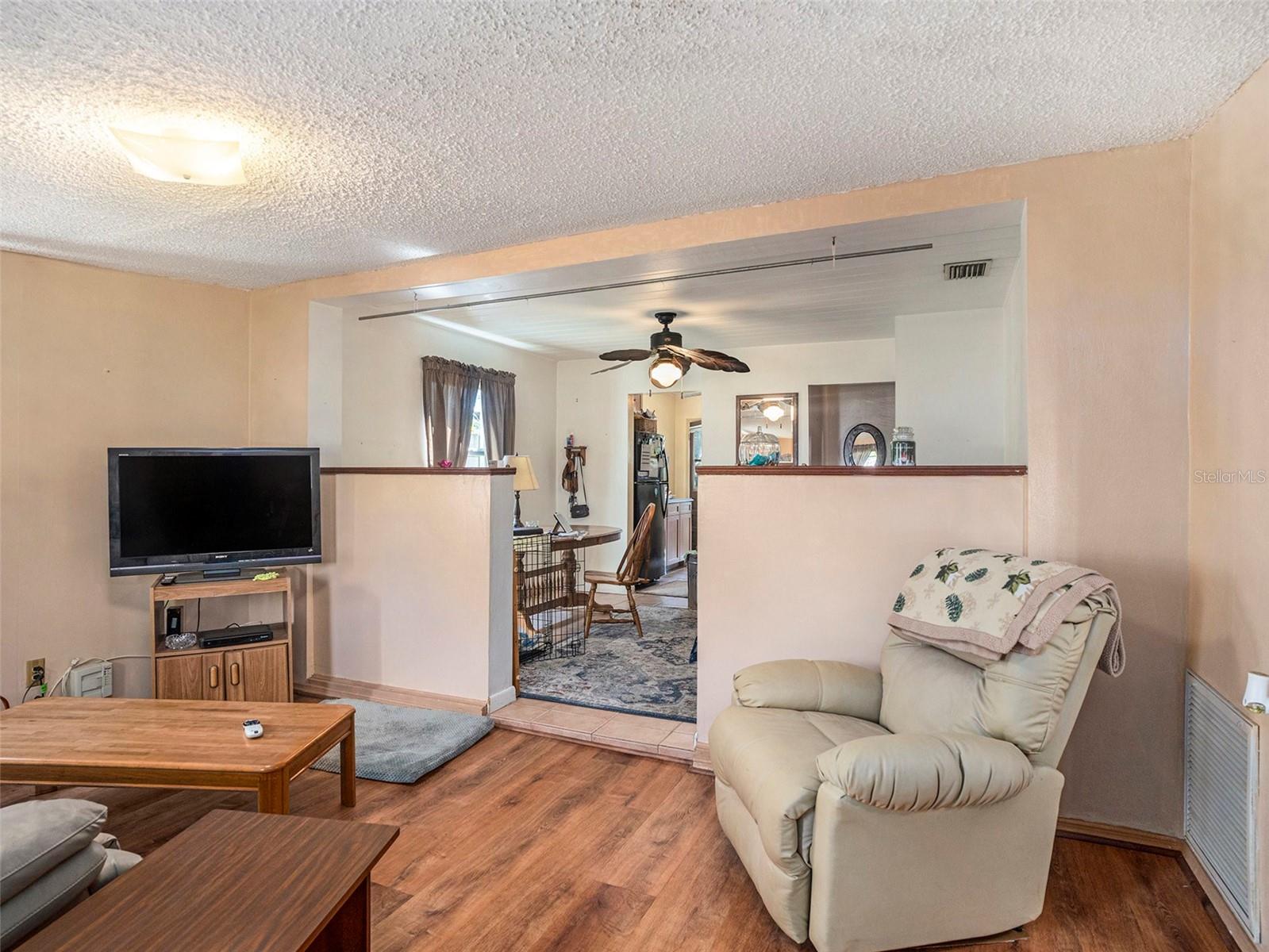 Photo 6 of 11125 MAHIN LN