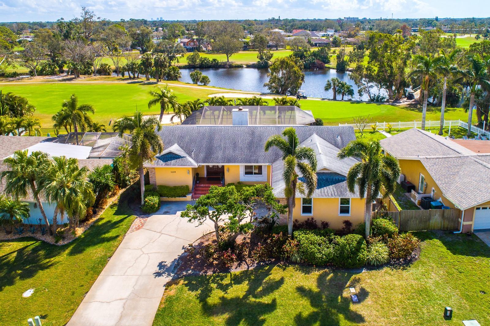 Photo of 7009 GREENBRIER DR in SEMINOLE, FL