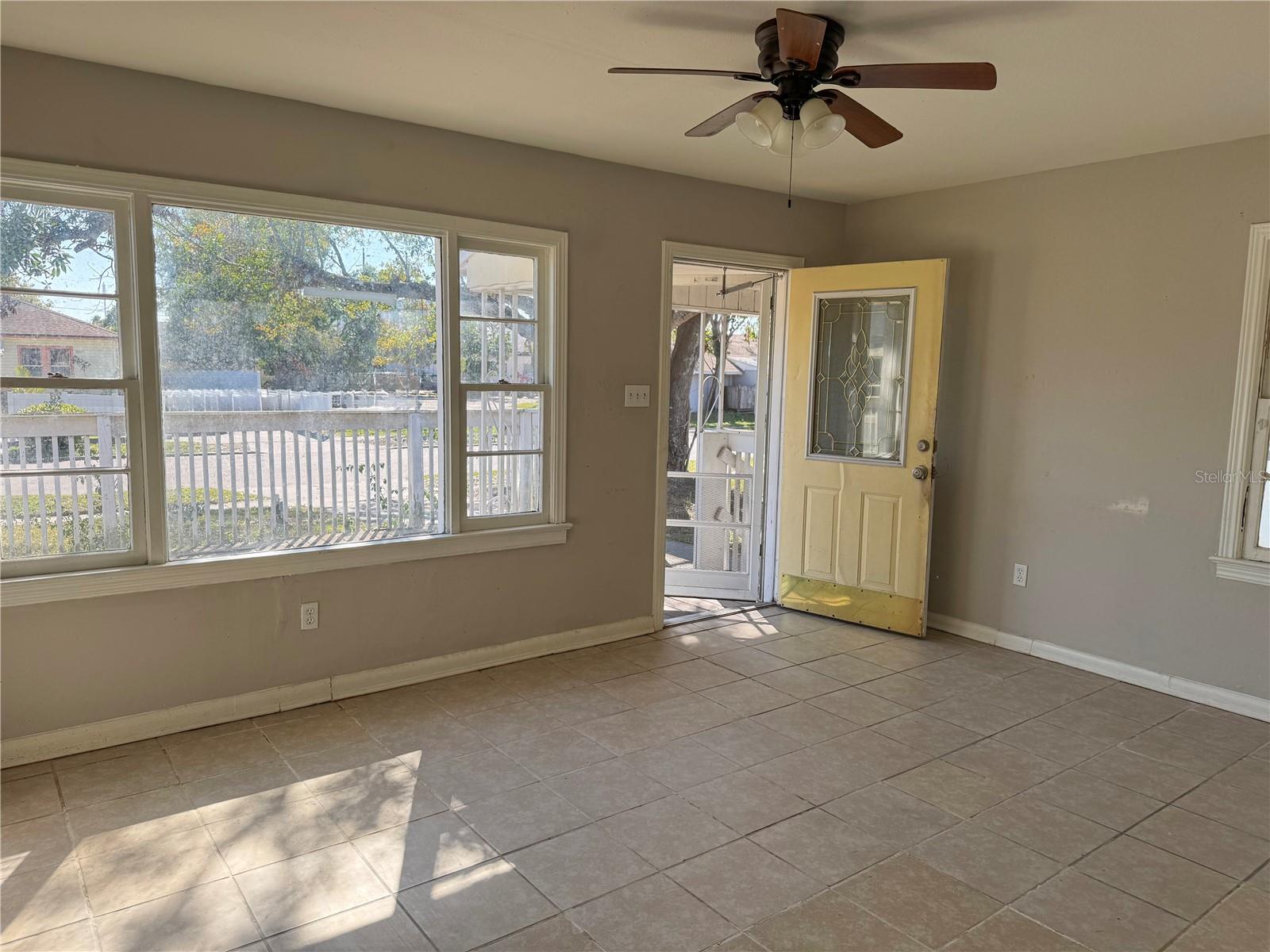Photo 5 of 808 20TH AVE W