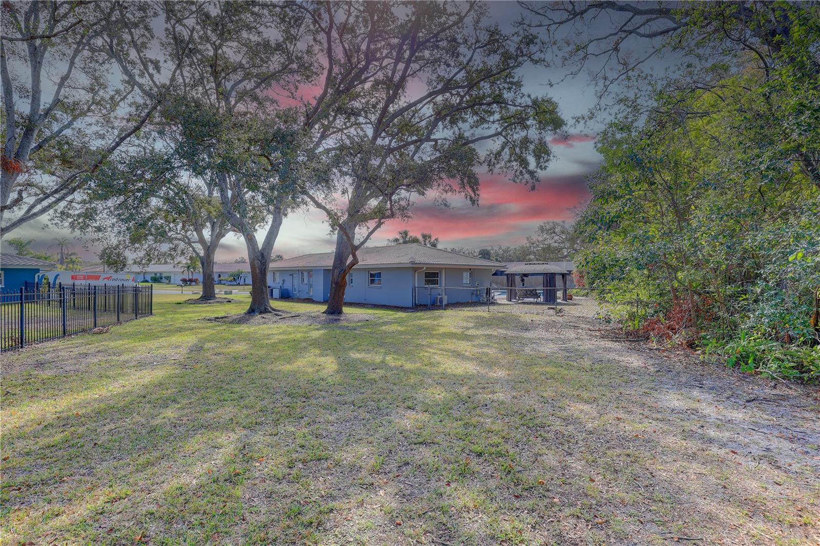 Photo 3 of 1854 WATEROAK DR W