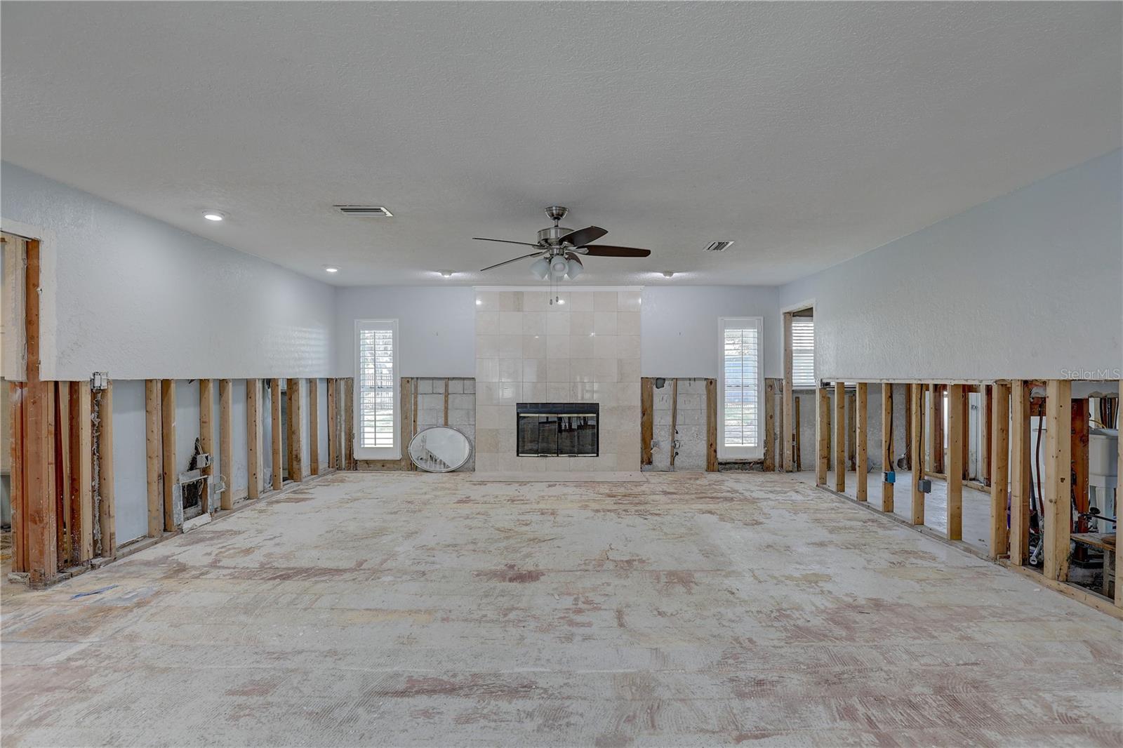 Photo 7 of 1854 WATEROAK DR W