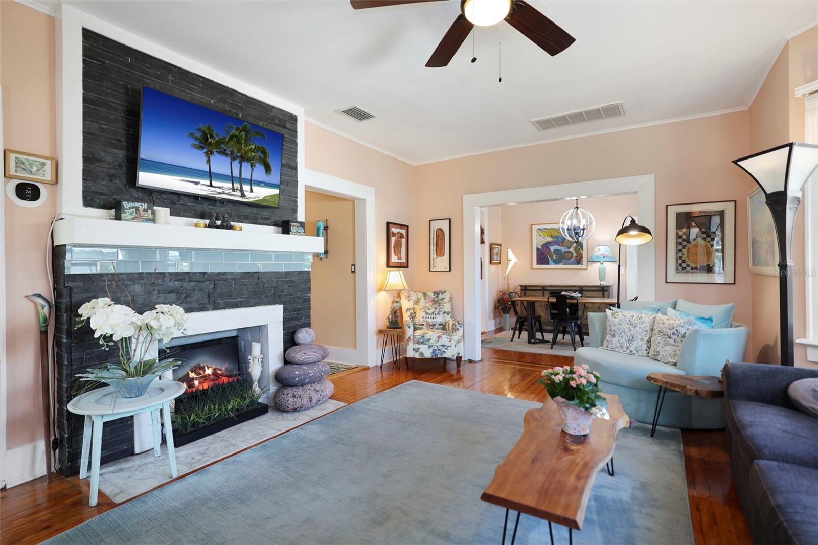 Photo 4 of 1166 GRANADA ST