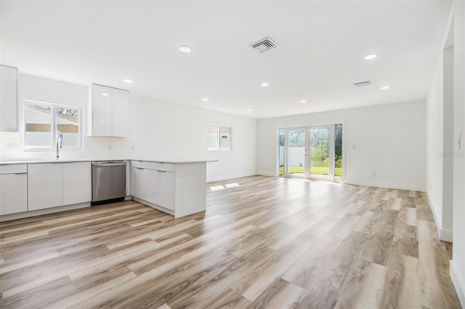 Photo 4 of 8705 TAHITI LN