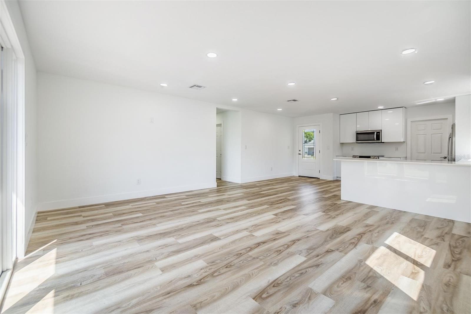 Photo 5 of 8705 TAHITI LN