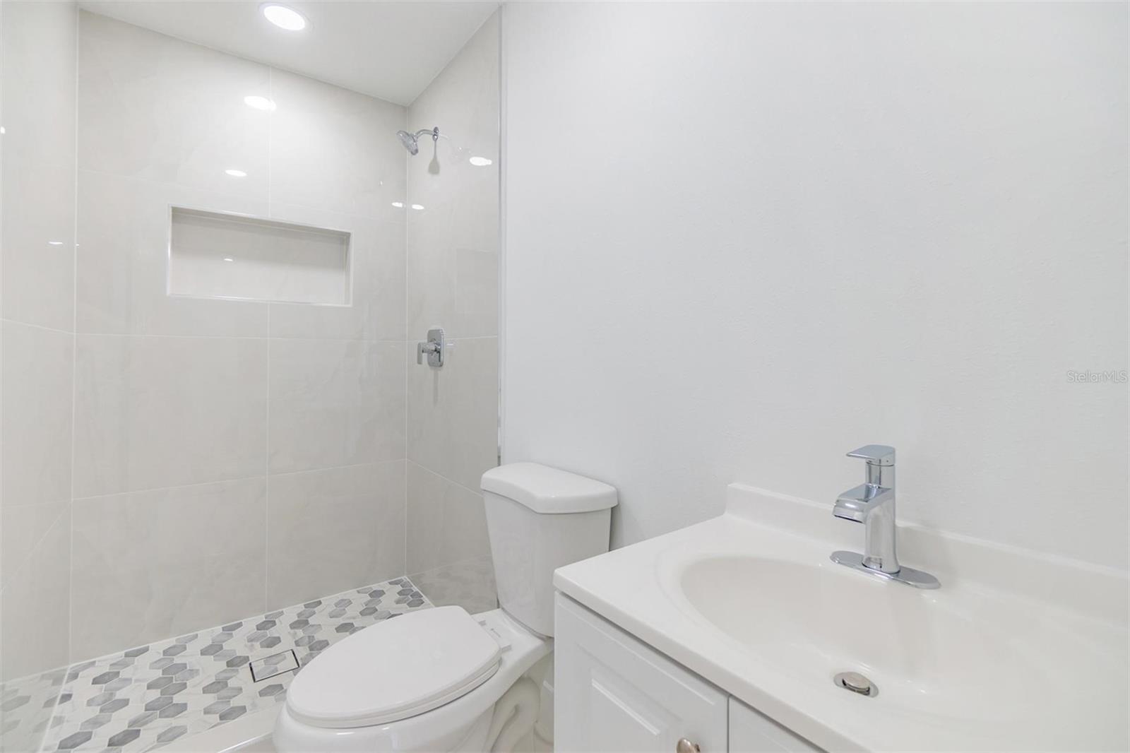 Photo 6 of 8705 TAHITI LN