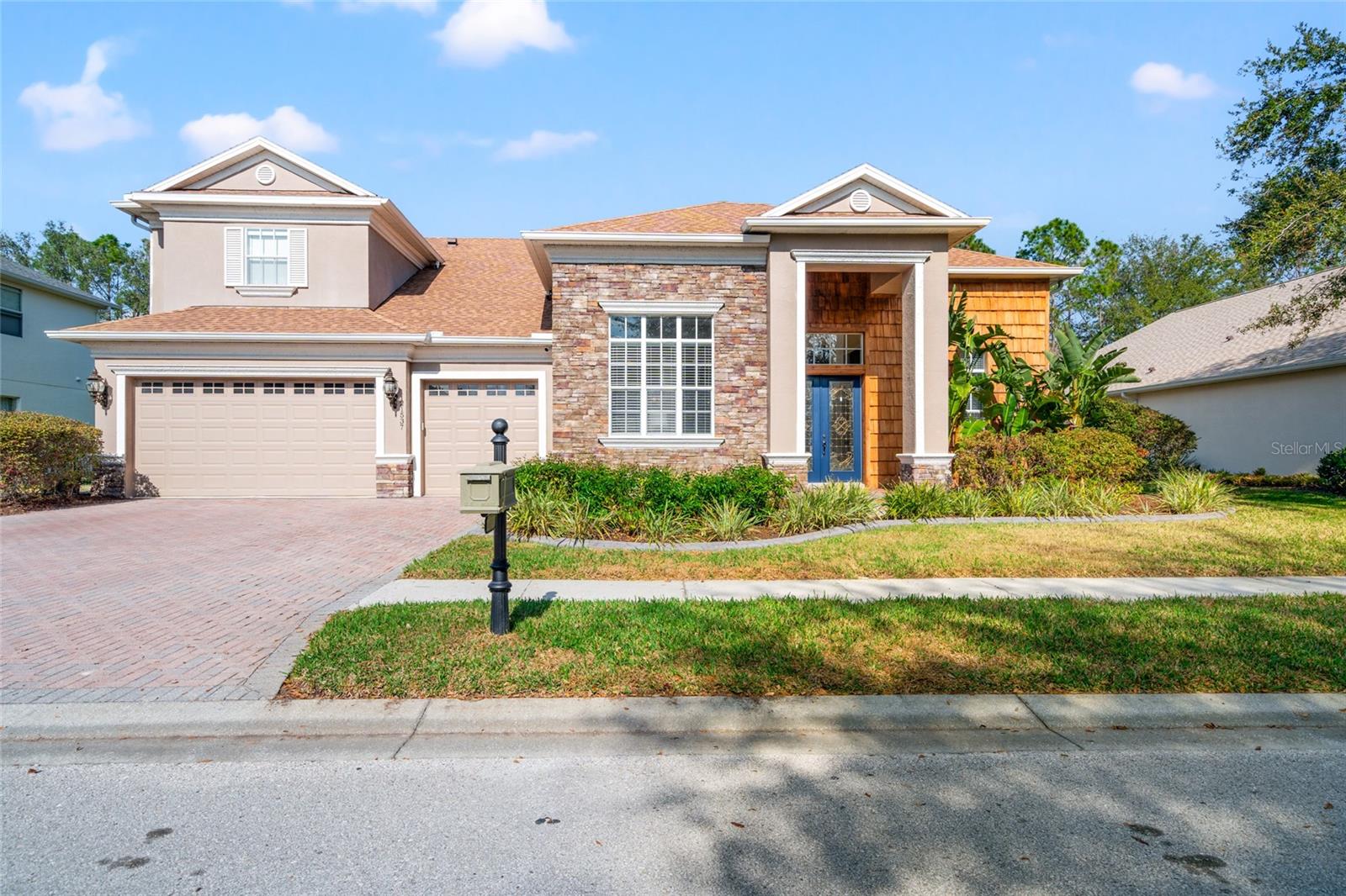 Photo 2 of 21537 DRAYCOTT WAY