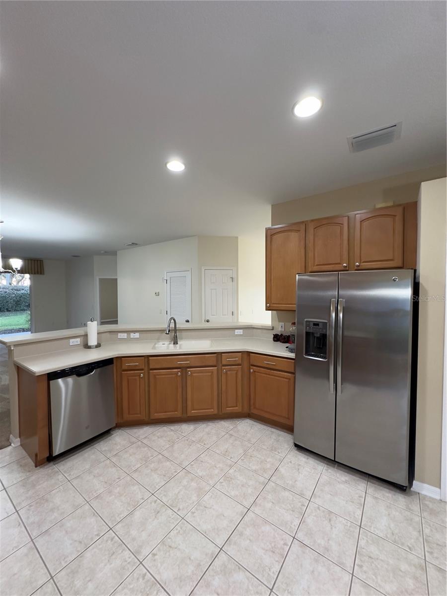 Photo 2 of 10222 DEVONSHIRE LAKE DR