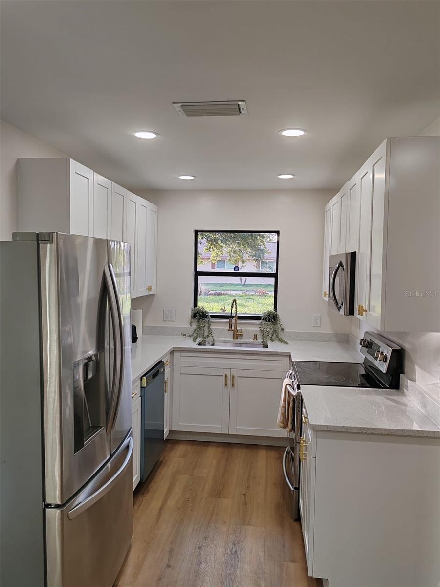 Photo 5 of 1003 ENGMAN ST