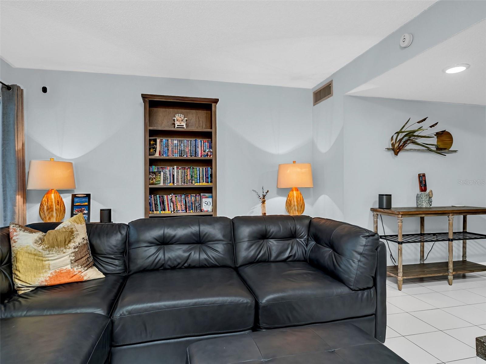 Photo 5 of 423 WINDRUSH BAY DR