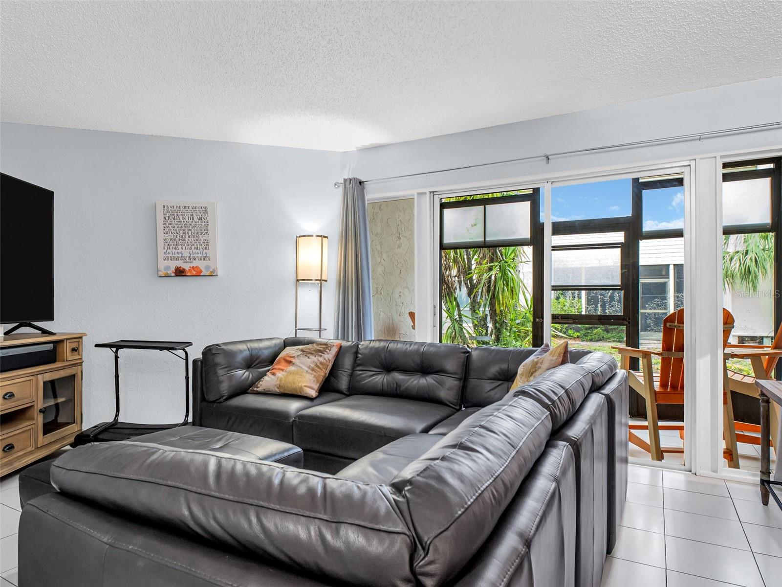 Photo 6 of 423 WINDRUSH BAY DR