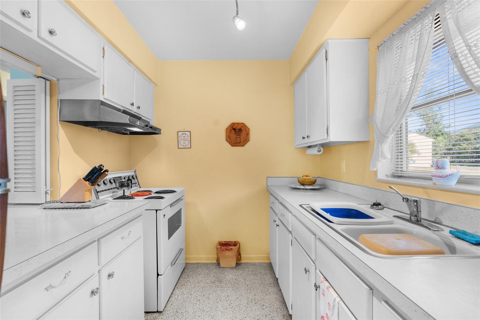 Photo 6 of 6353 SPRING HILL DR