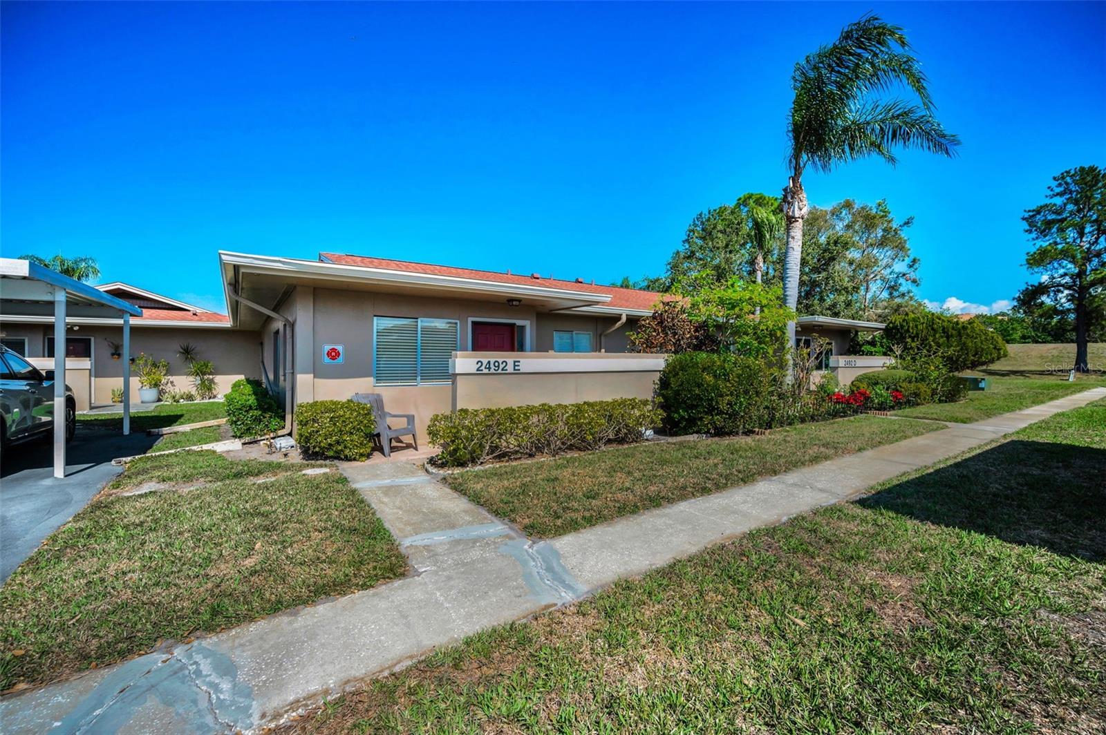 Photo 3 of 2492 LAURELWOOD DR #E